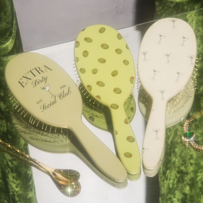 Extra Dirty Detangle Brush Display